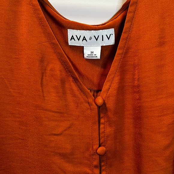 Ava and Viv Silk Button Down Blouse - Picture 2 of 5